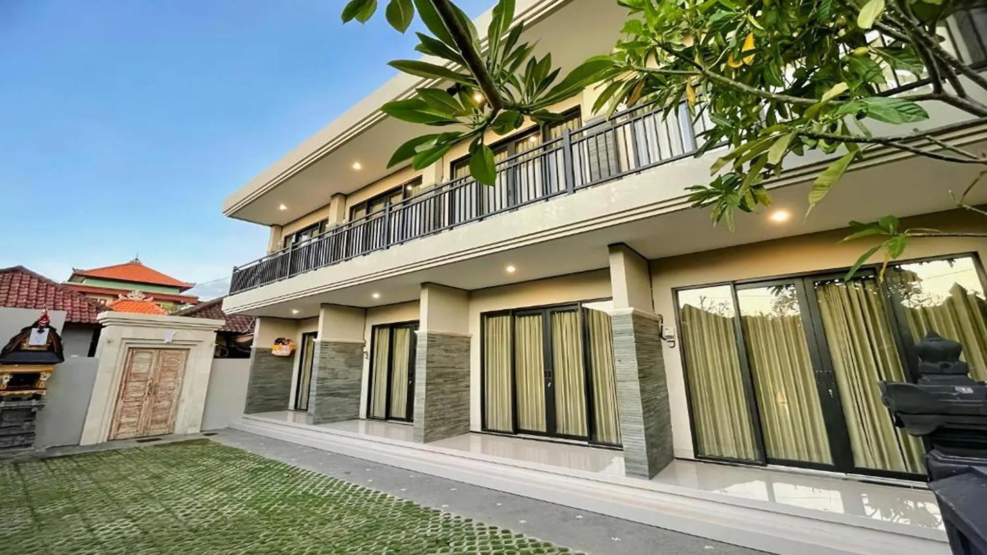 Sekar Tunjung Guest House Seminyak Bali contacts