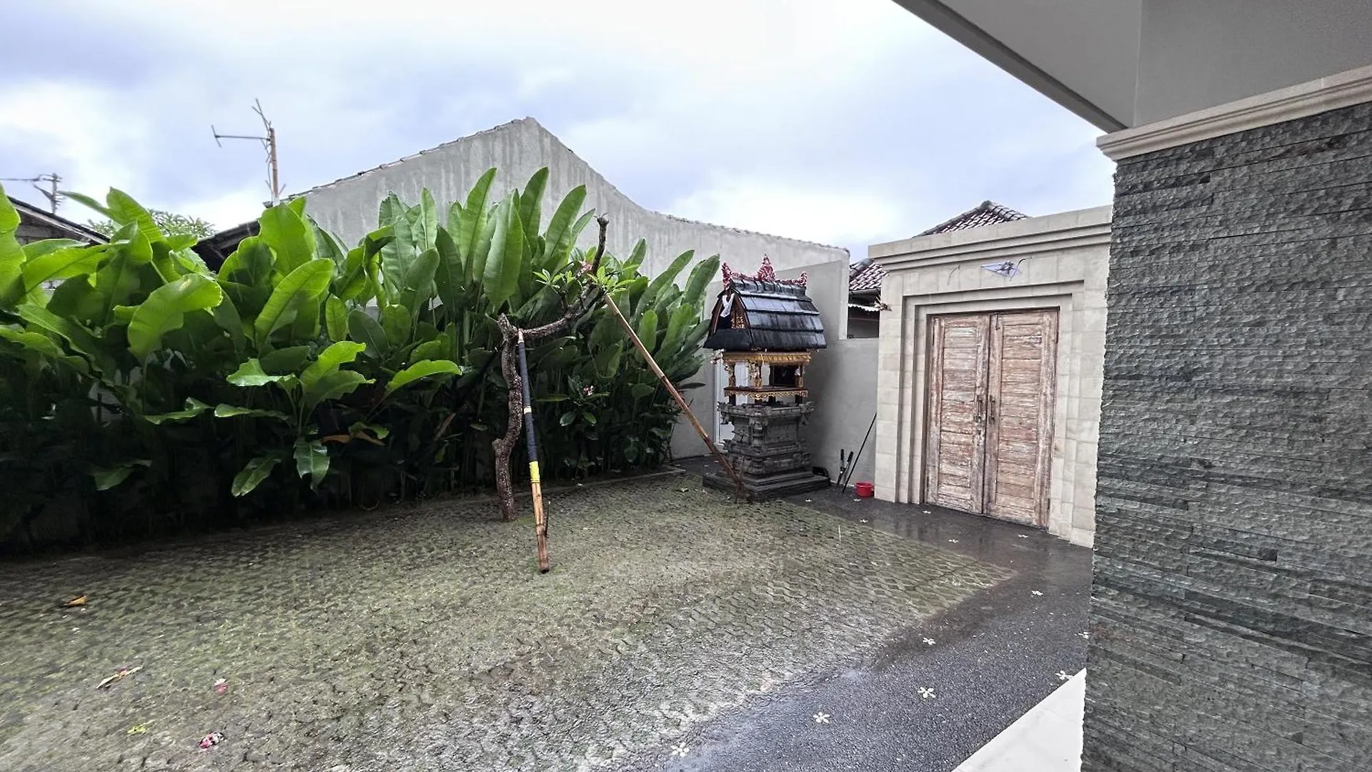 **  Sekar Tunjung Guest House Seminyak Indonesia